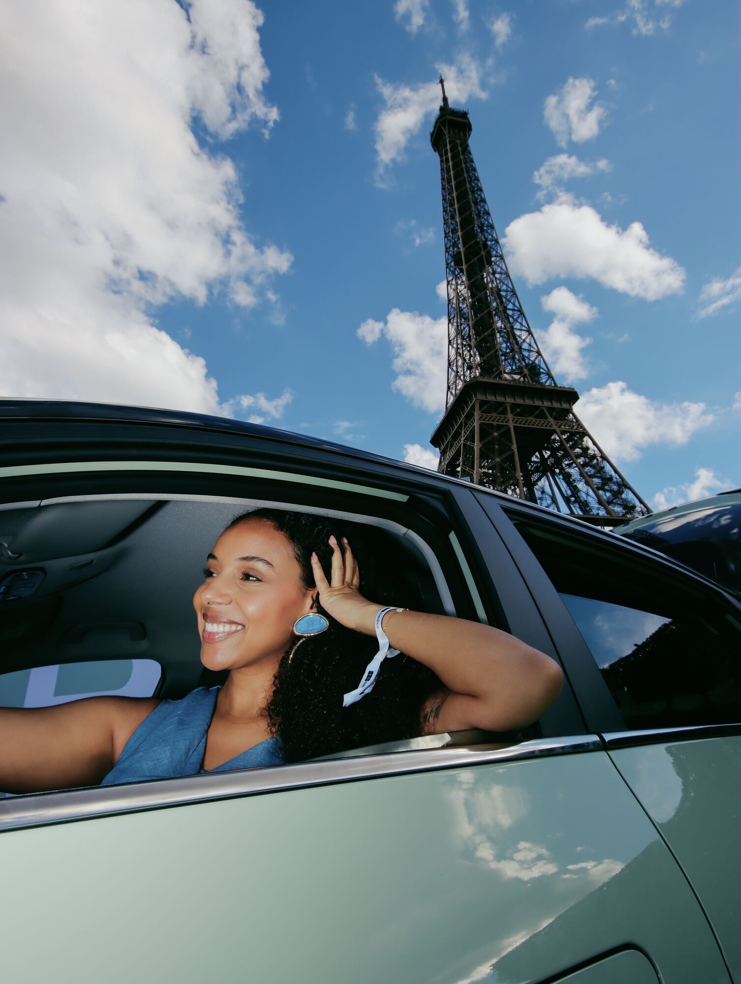 Grand-angle, flash et ciel menaçant : comment Redouane a imposé son regard sur l'activation Geely E2